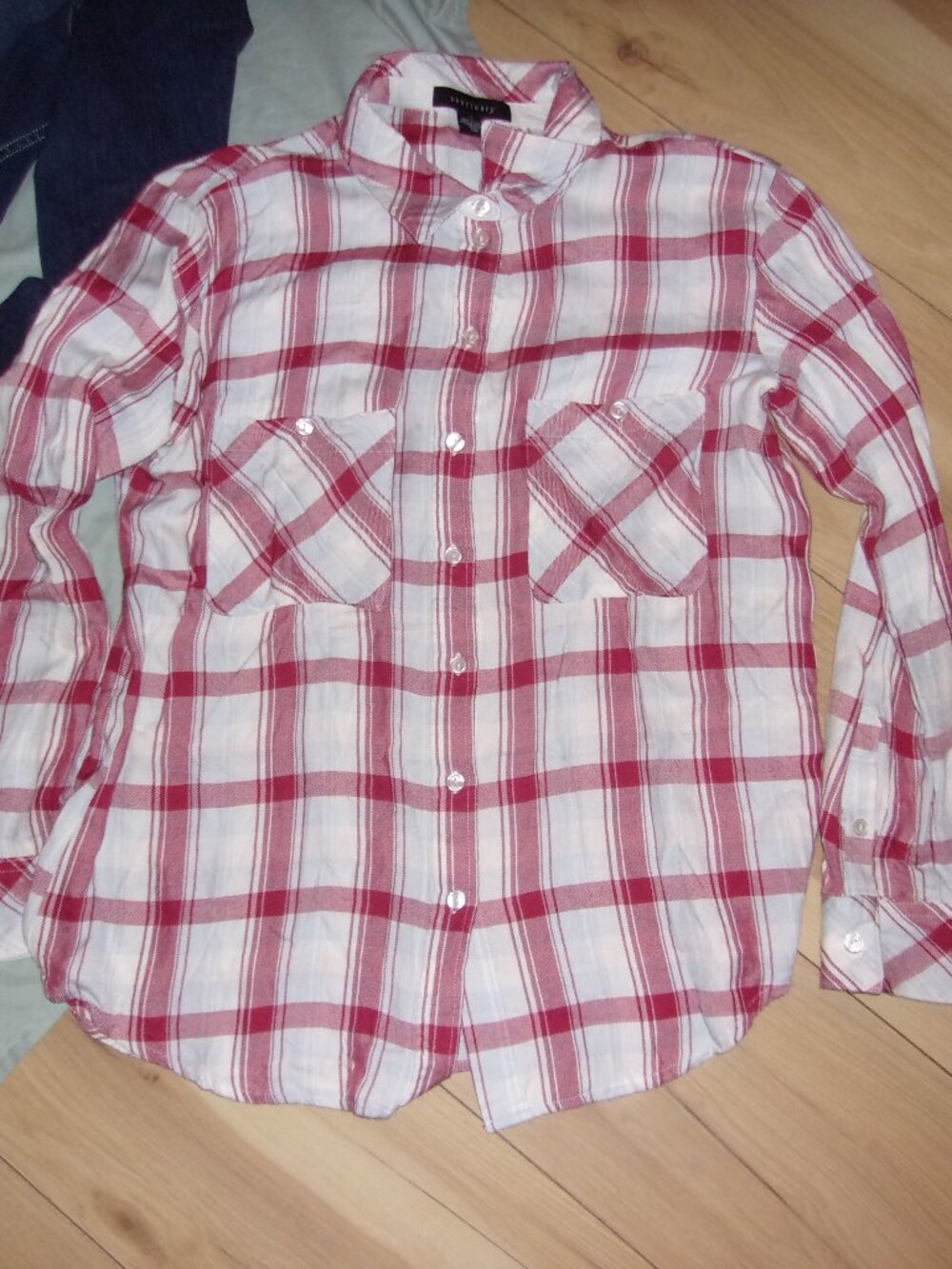 Sanctuary size small womens plaid shirt red white soft top button
